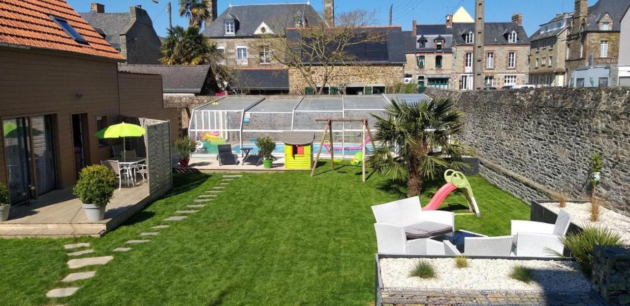 L'Ame Du Gourmand Hotel Pontorson Bagian luar foto