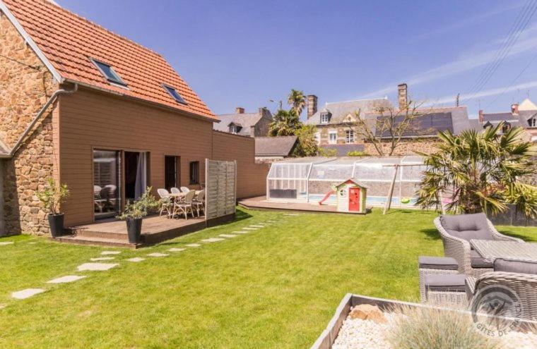 L'Ame Du Gourmand Hotel Pontorson Bagian luar foto