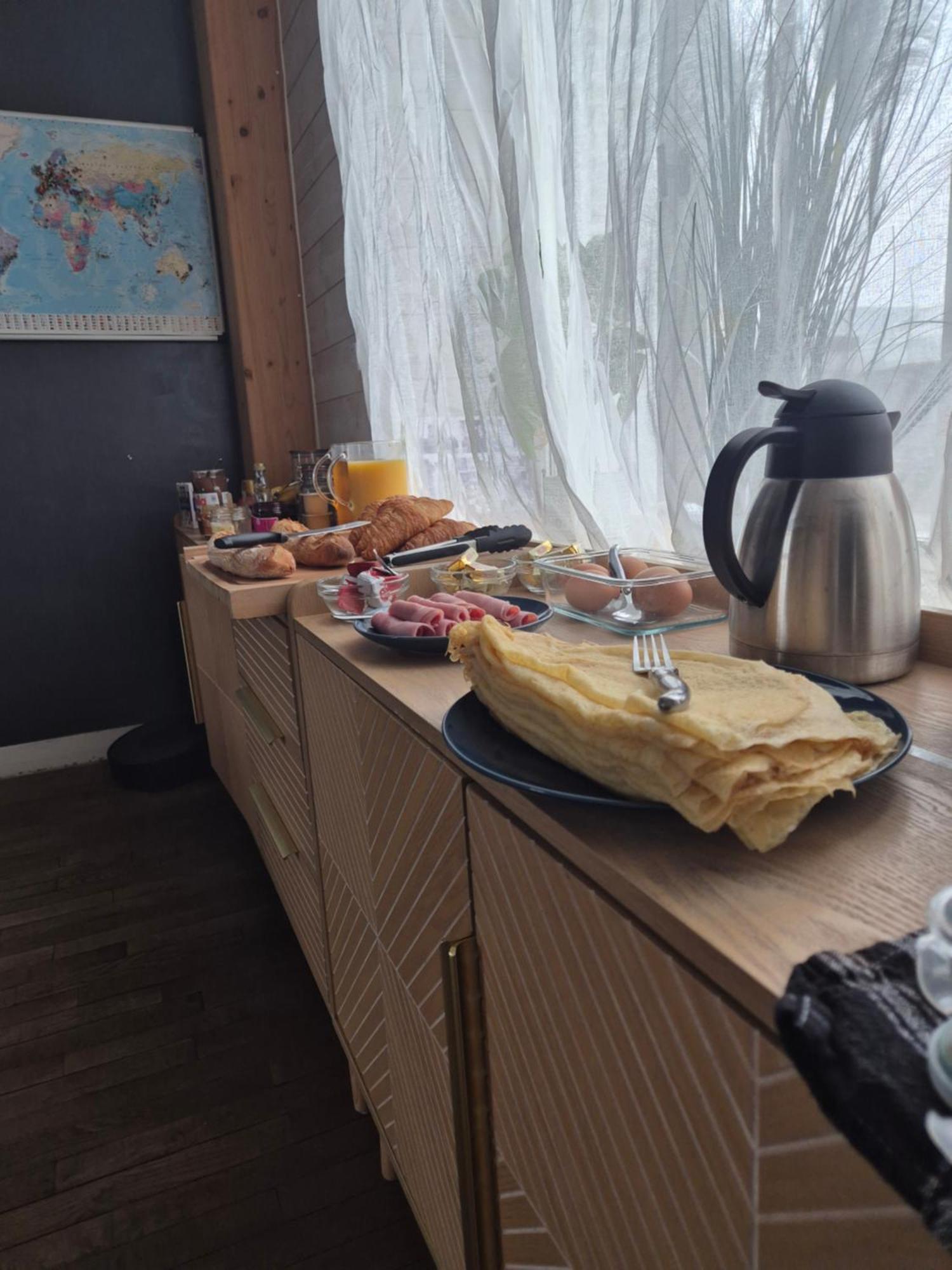 L'Ame Du Gourmand Hotel Pontorson Bagian luar foto